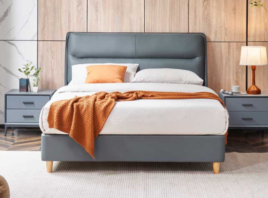 Upholstered queen Bed